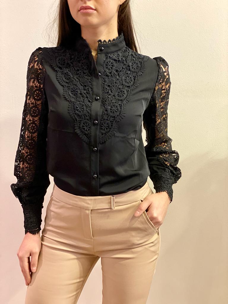 te binden zag Brutaal Blouse met kant | Donna Li